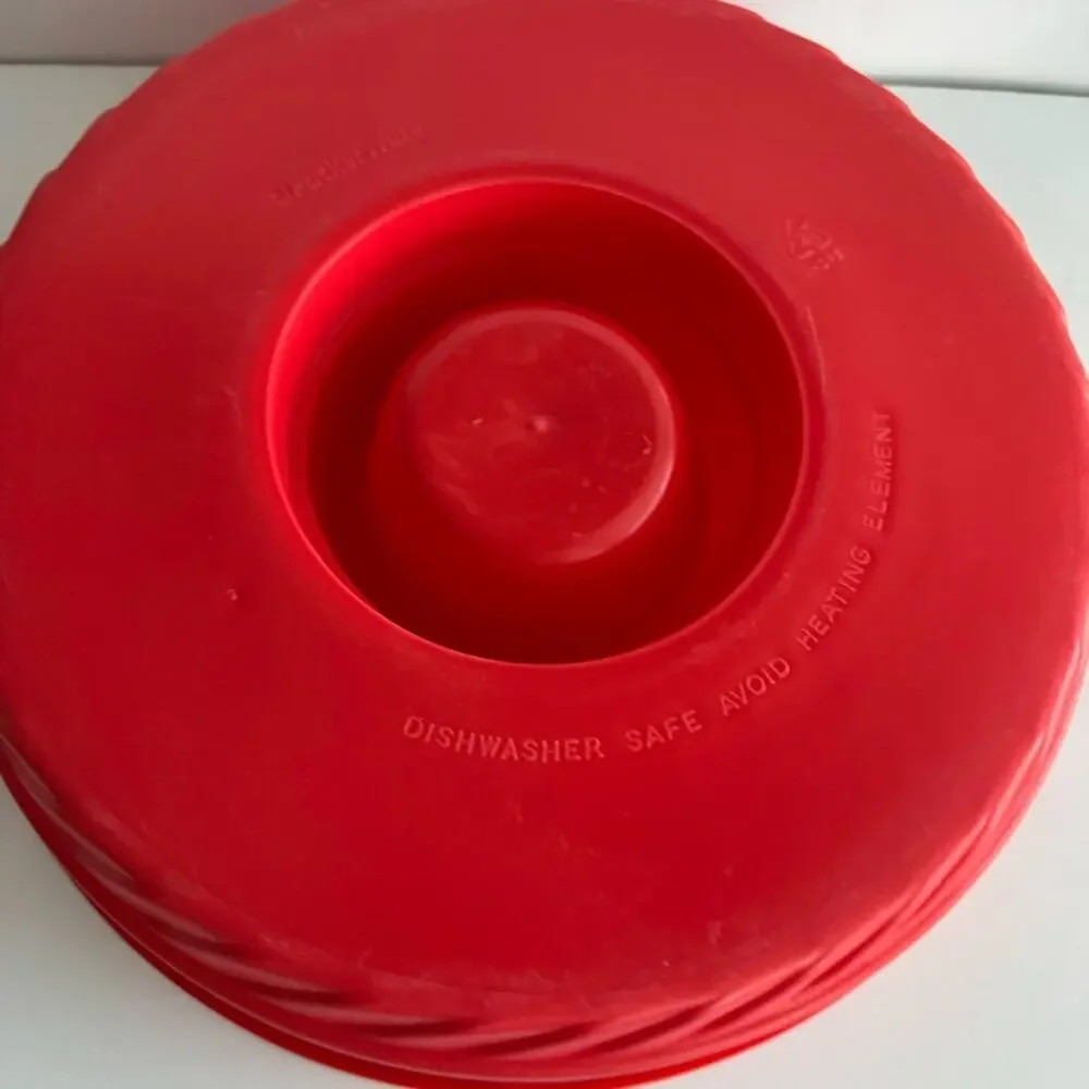Packerware portable chip and dip container with lid